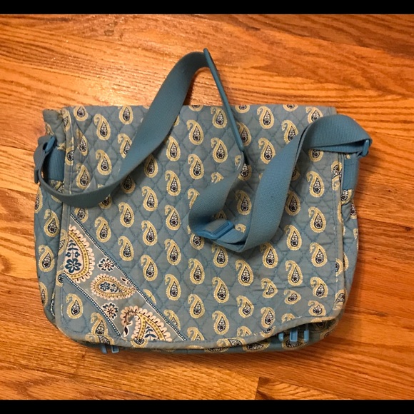 OFFERS??? Vera Bradley bag bundle!! - Picture 2 of 8